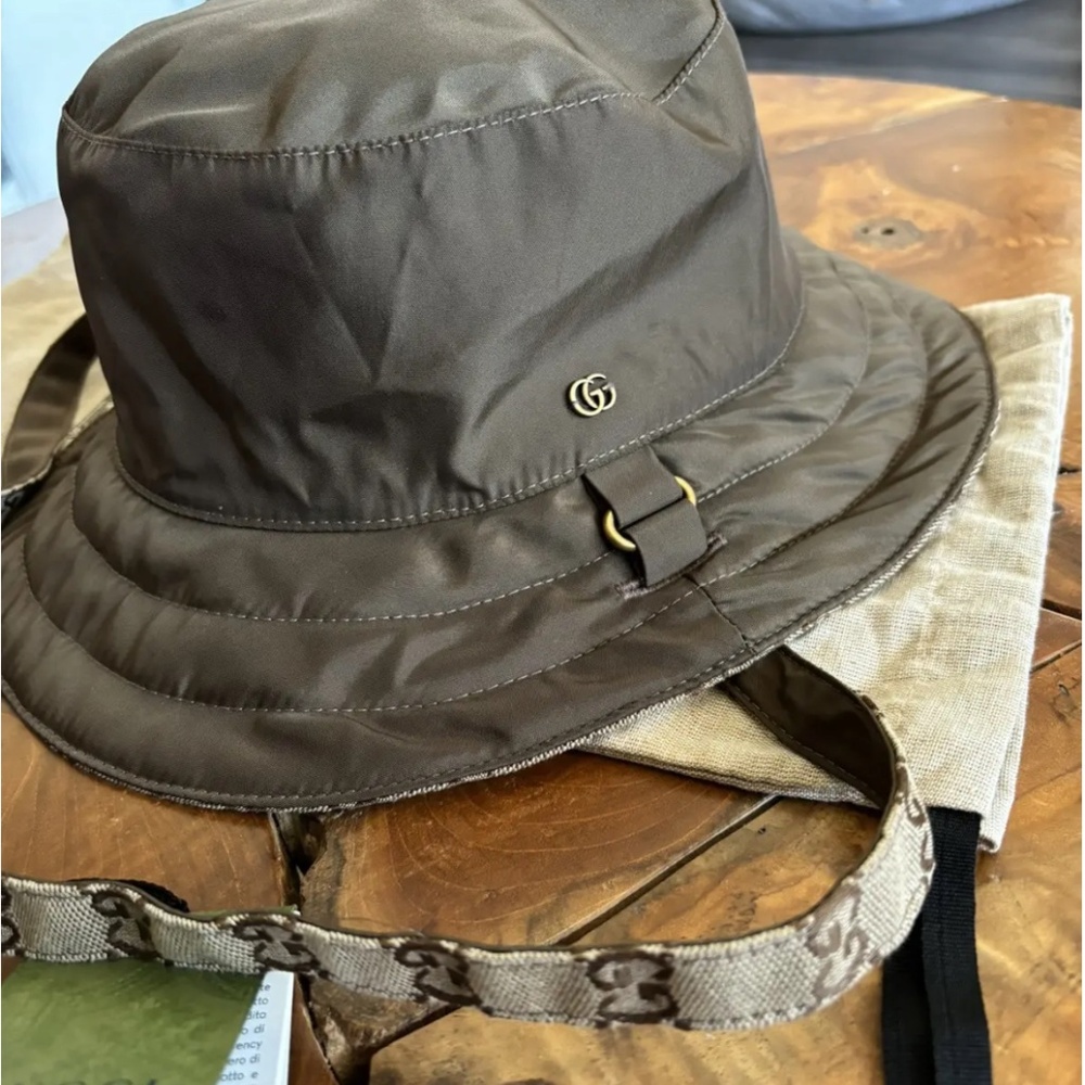 New Gucci Reversible Hat in GG Canvas Nylon - Picture 7 of 7